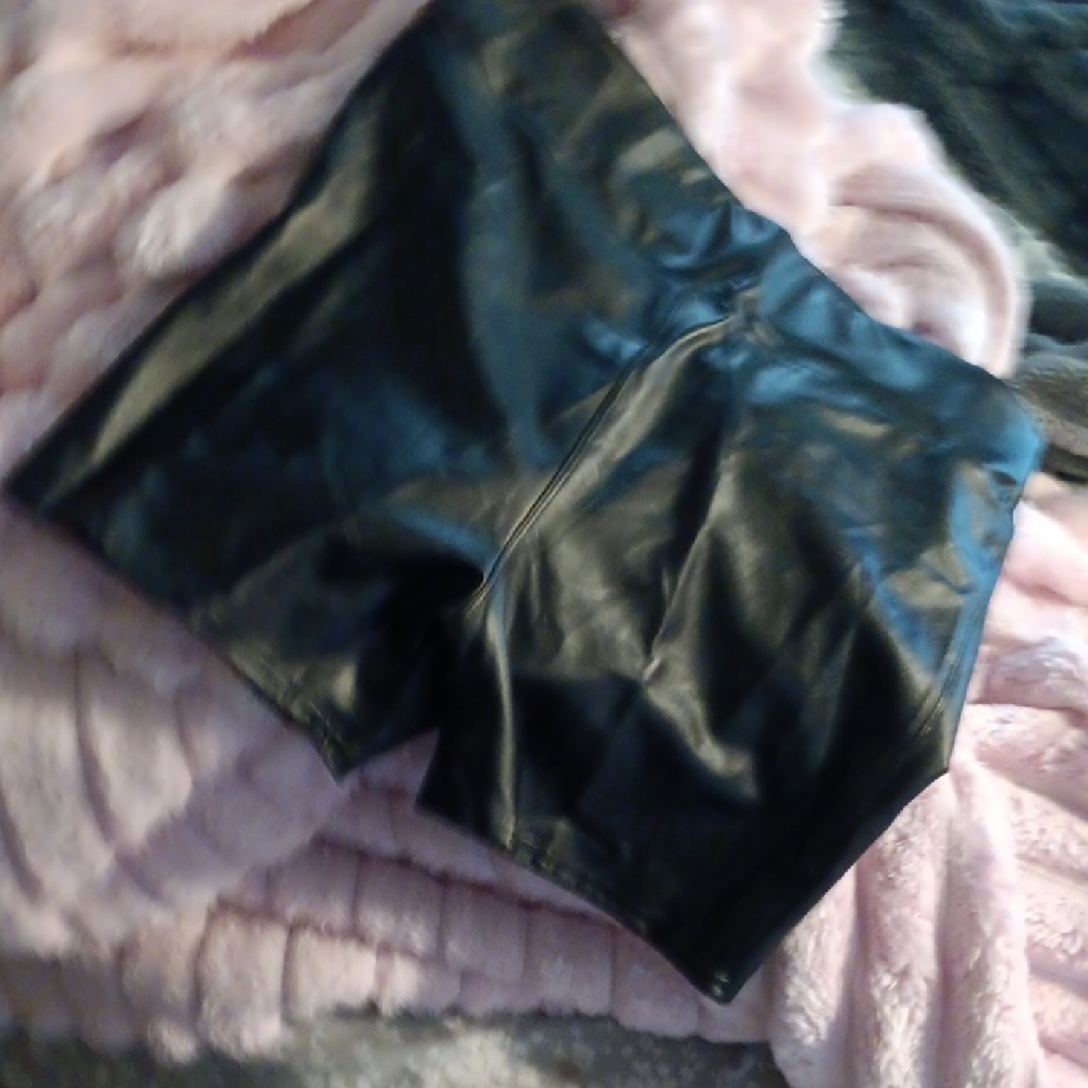 Women's Black Faux Leather Shorts In 4x Fits Like Xl To 1x